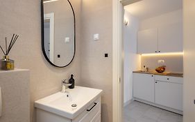 Caleta Seaview Suites - Pool & Jacuzzi